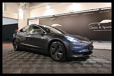 Tesla Model 3 Dual Motor Grey 