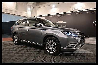 Mitsubishi Outlander PHEV 2.4i 4WD HYBRID 