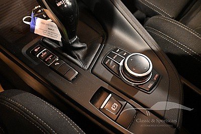 Photo 25 de BMW X1 2.0d sdrive18 FACELIFT EURO 6d AUTO Orange 