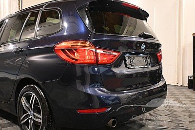 Photo 10 of BMW 218iA Gran Tourer Blue Petrol 7 SEATS 
