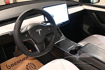 Foto 13 van Tesla Model Y DUAL MOTOR LONG RANGE 